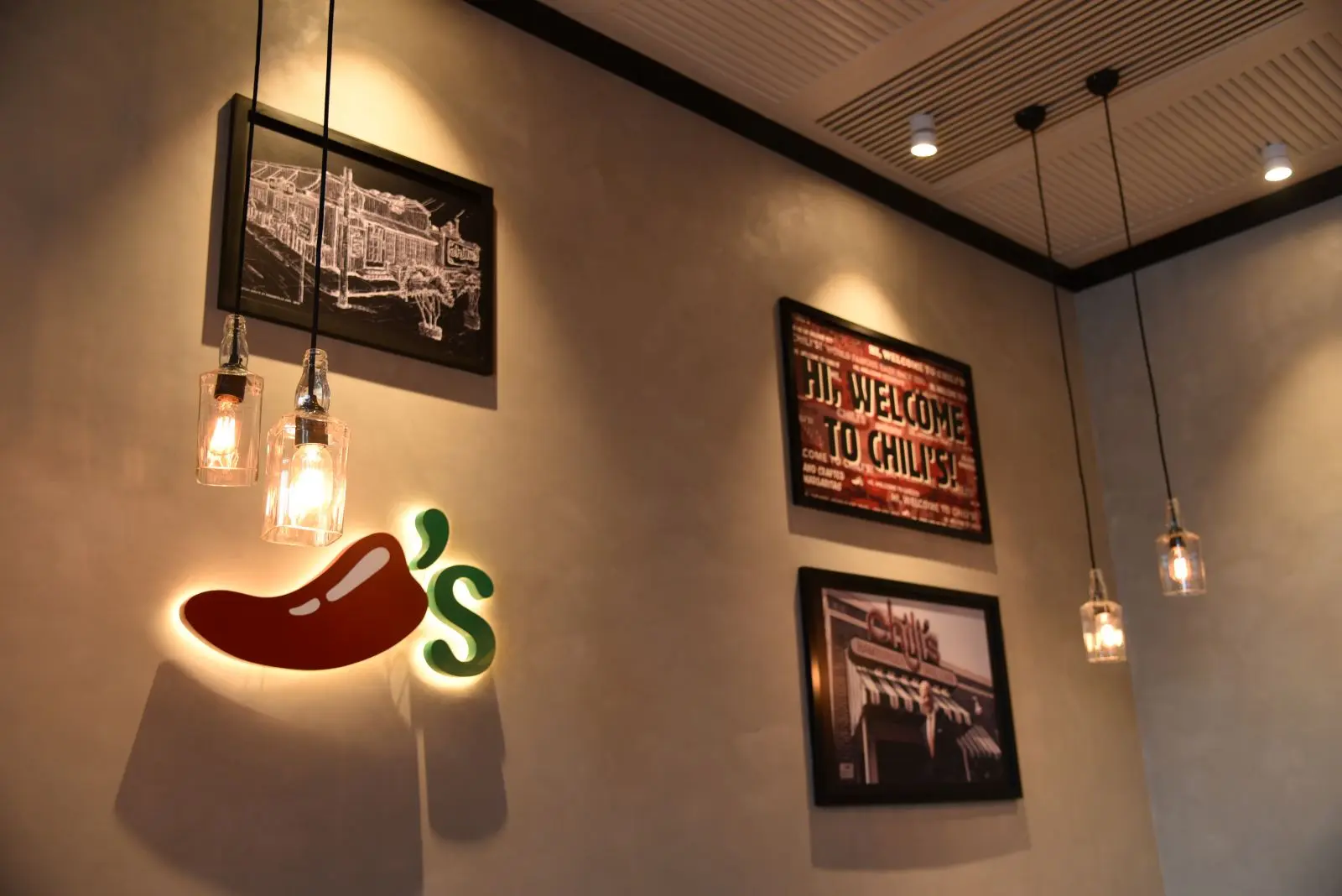 Daraz signage thunder and neon signage
